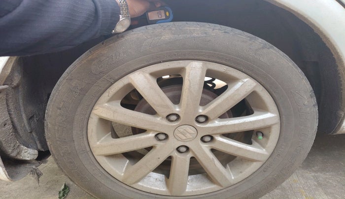 2010 Maruti SX4 ZXI, Petrol, Manual, 1,29,015 km, tyre