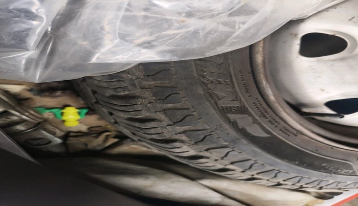 2010 Maruti Zen Estilo LXI, Petrol, Manual, 48,685 km, tyre