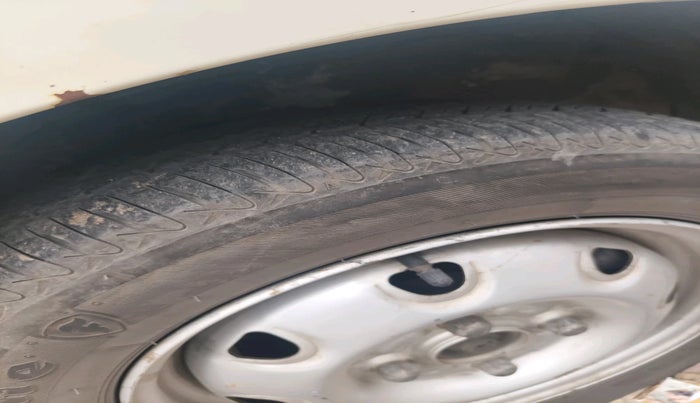 2010 Maruti Zen Estilo LXI, Petrol, Manual, 48,685 km, tyre