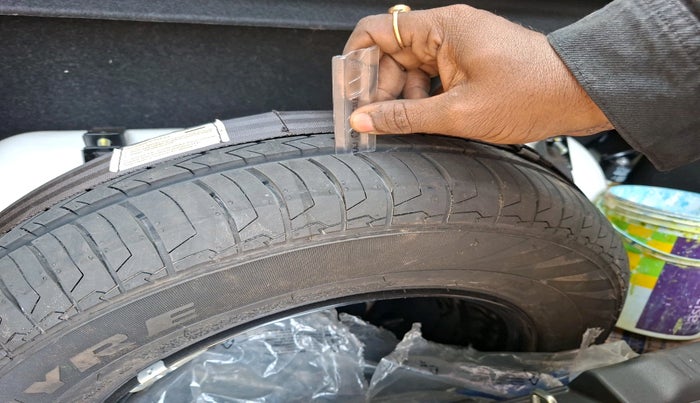 2023 Maruti Swift VXI CNG, Petrol, Manual, 34,916 km, tyre