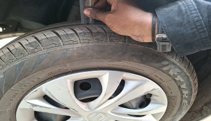 2023 Maruti Swift VXI CNG, Petrol, Manual, 34,916 km, tyre