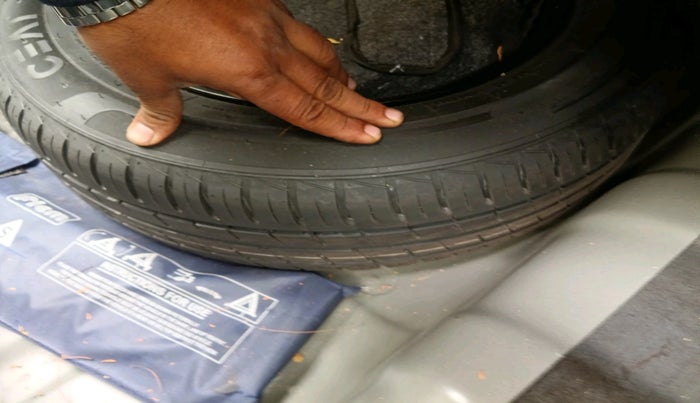 2021 Hyundai AURA SX 1.2, Petrol, Manual, 27,151 km, tyre