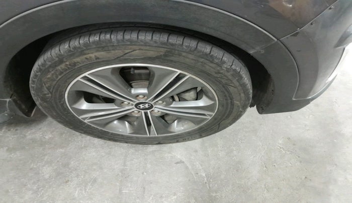 2018 Hyundai Creta SX AT 1.6 PETROL, Petrol, Automatic, 1,18,389 km, tyre