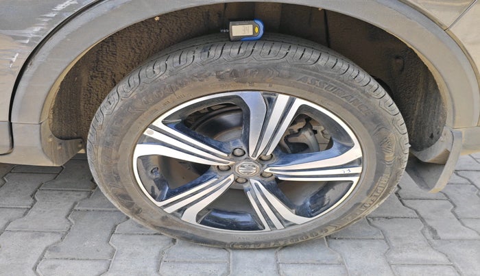 2023 MG ASTOR SHARP 1.5 CVT, Petrol, Automatic, 15,768 km, tyre