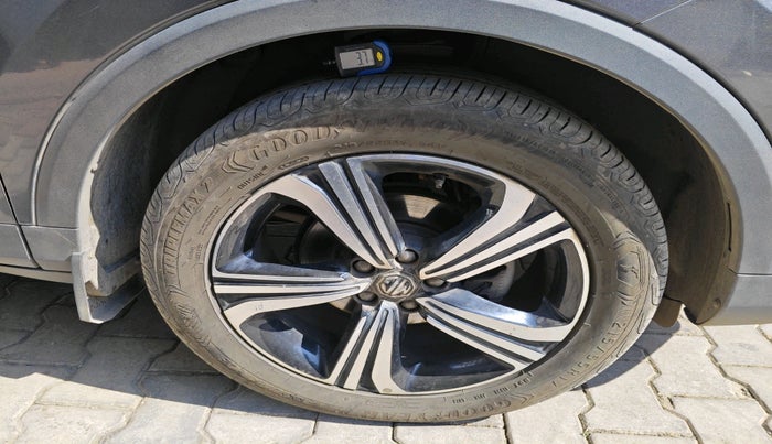 2023 MG ASTOR SHARP 1.5 CVT, Petrol, Automatic, 15,768 km, tyre