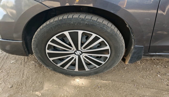 2017 Maruti Ertiga VXI CNG, Petrol, Manual, 88,330 km, tyre