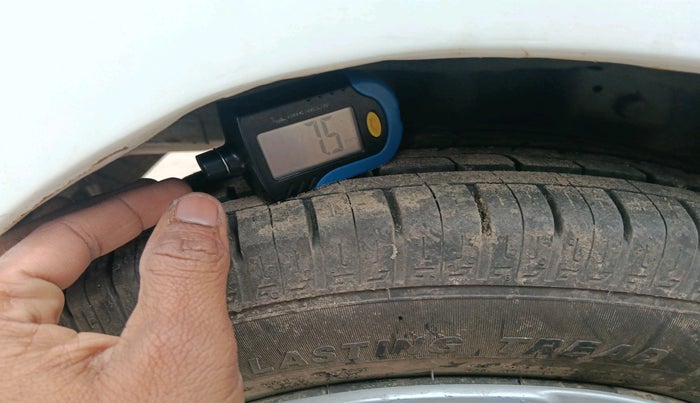 2017 Hyundai Eon MAGNA + AIRBAG, Petrol, Manual, 58,093 km, tyre