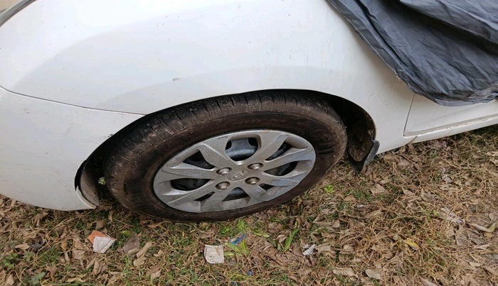 2017 Hyundai Eon MAGNA + AIRBAG, Petrol, Manual, 58,093 km, tyre