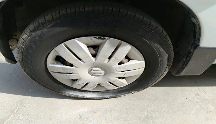 2015 Maruti Alto 800 LXI, Petrol, Manual, 1,22,584 km, tyre