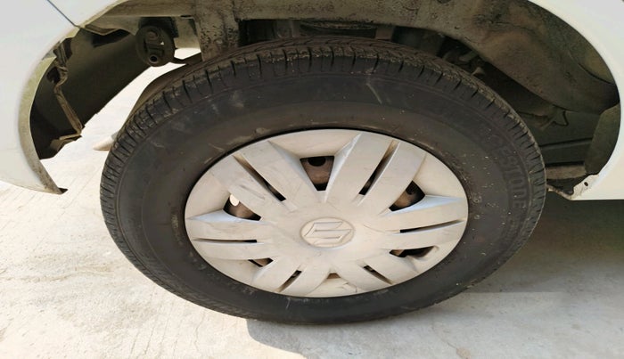 2015 Maruti Alto 800 LXI, Petrol, Manual, 1,22,584 km, tyre