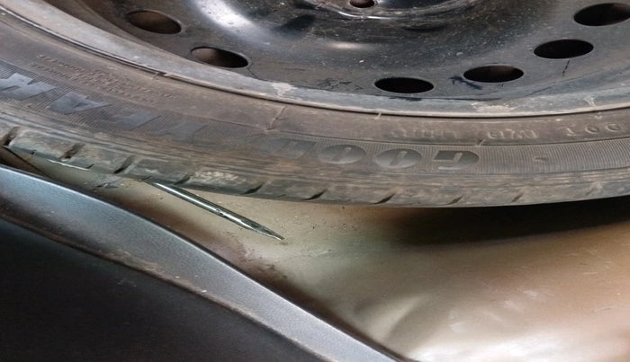 2016 Hyundai i20 Active 1.2 S, Petrol, Manual, 1,05,293 km, tyre