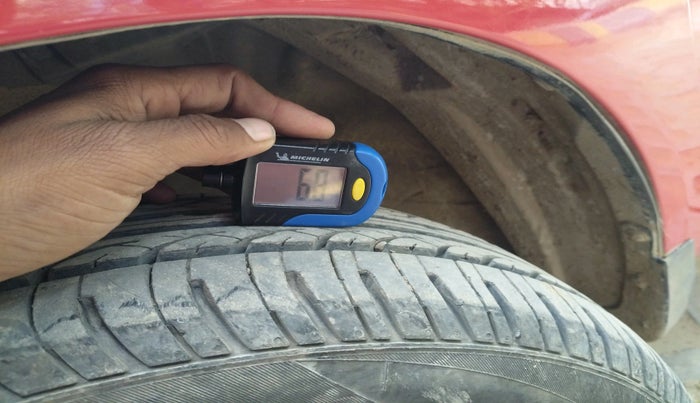 2015 Honda Brio S MT, Petrol, Manual, 37,725 km, tyre