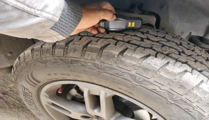 2023 Mahindra Thar LX PETROL HT 4WD AT, Petrol, Automatic, 8,554 km, tyre