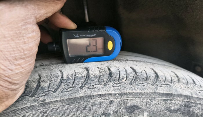 2010 Skoda Fabia AMBIENTE 1.2 TDI, Diesel, Manual, 1,04,330 km, tyre