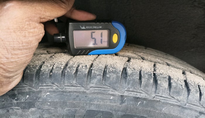 2010 Skoda Fabia AMBIENTE 1.2 TDI, Diesel, Manual, 1,04,330 km, tyre