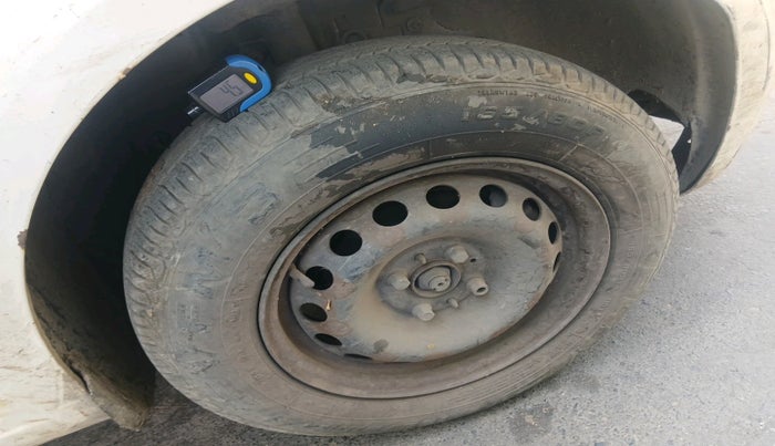 2014 Fiat Punto EVO ACTIVE 1.3 MULTIJET, Diesel, Manual, 1,27,608 km, tyre