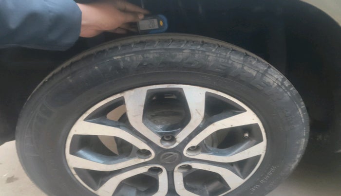 2014 Nissan Terrano XL (P), Petrol, Manual, 70,035 km, tyre