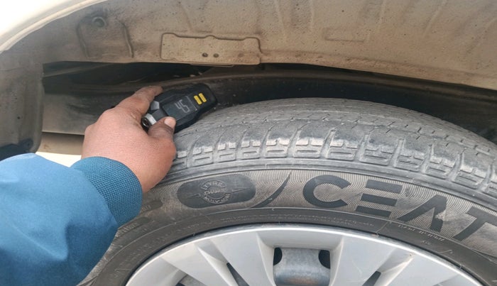 2016 Toyota Innova 2.5 GX 7 STR, Diesel, Manual, 91,791 km, tyre