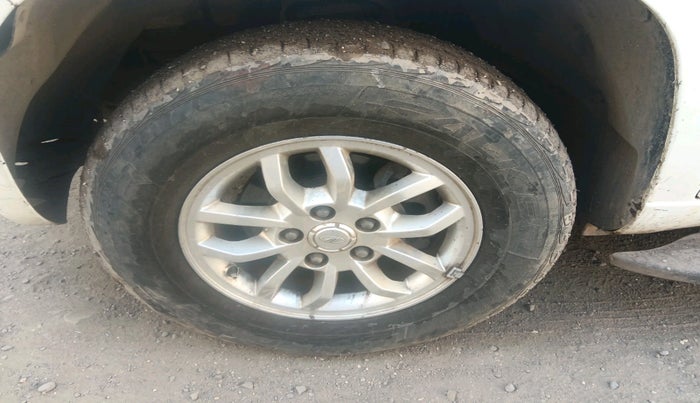 2017 Mahindra TUV300 T8, Diesel, Manual, 82,550 km, tyre