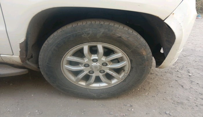 2017 Mahindra TUV300 T8, Diesel, Manual, 82,550 km, tyre