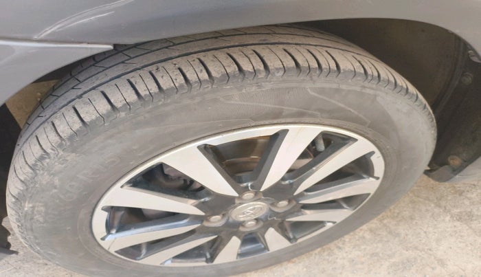 2015 Toyota Etios CROSS 1.2 G, Petrol, Manual, 95,618 km, tyre