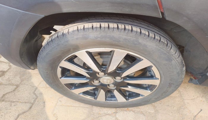 2015 Toyota Etios CROSS 1.2 G, Petrol, Manual, 95,618 km, tyre