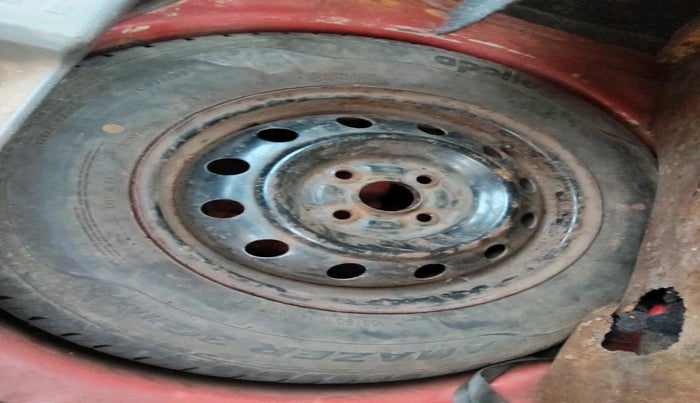 2010 Maruti Swift VXI, Petrol, Manual, 57,736 km, tyre