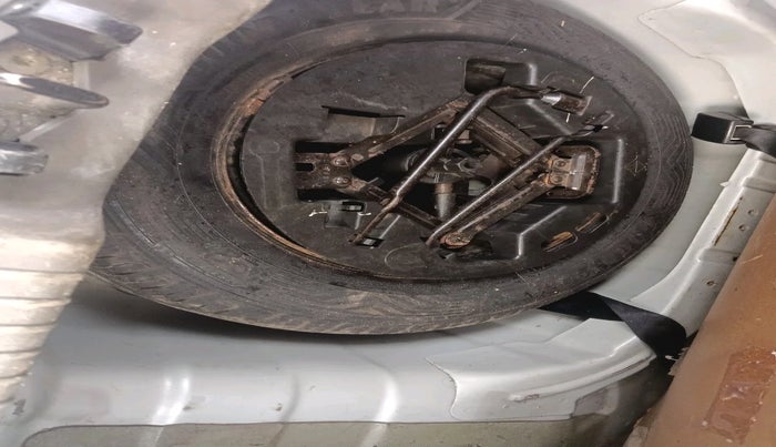 2011 Hyundai i10 MAGNA 1.2, Petrol, Manual, 59,749 km, tyre