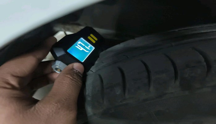 2012 Hyundai Eon ERA, Petrol, Manual, 38,389 km, tyre