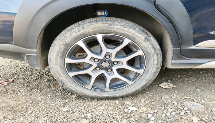 2023 Maruti XL6 ZETA CNG, Petrol, Manual, 36,996 km, tyre