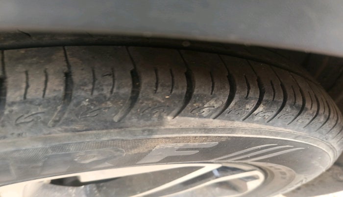 2023 KIA CARENS PRESTIGE PLUS 1.5 PETROL DCT 7 STR, Petrol, Automatic, 11,785 km, tyre