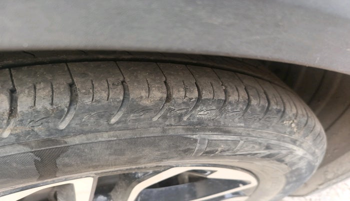 2023 KIA CARENS PRESTIGE PLUS 1.5 PETROL DCT 7 STR, Petrol, Automatic, 11,785 km, tyre