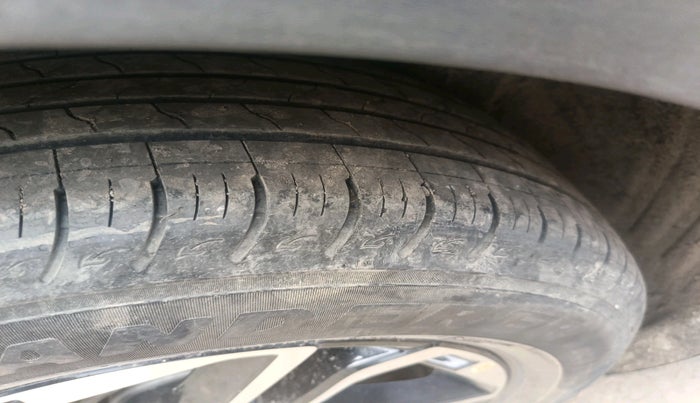 2023 KIA CARENS PRESTIGE PLUS 1.5 PETROL DCT 7 STR, Petrol, Automatic, 11,785 km, tyre