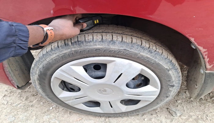 2013 Maruti Wagon R 1.0 VXI, Petrol, Manual, 62,900 km, tyre
