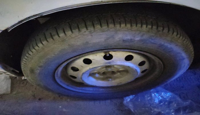 2011 Maruti Ritz LXI, Petrol, Manual, 73,276 km, tyre