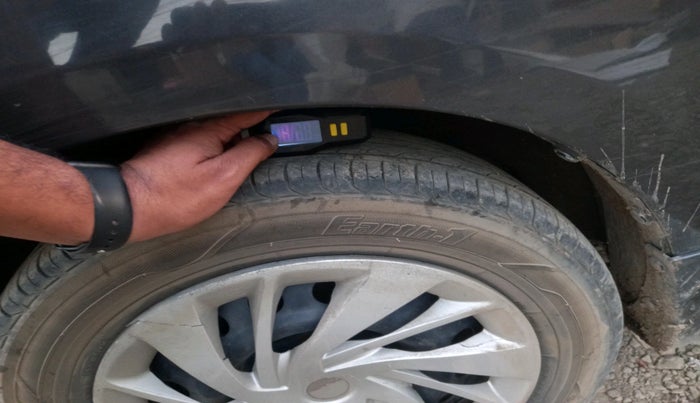 2017 Maruti Ertiga VDI SHVS, Diesel, Manual, 1,29,331 km, tyre