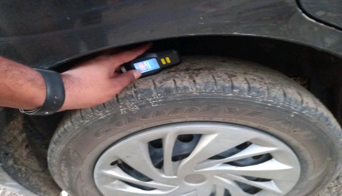 2017 Maruti Ertiga VDI SHVS, Diesel, Manual, 1,29,331 km, tyre