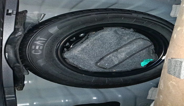 2023 Hyundai GRAND I10 NIOS SPORTZ AMT 1.2 KAPPA VTVT, Petrol, Automatic, 2,203 km, tyre