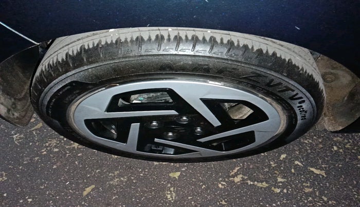 2023 Hyundai GRAND I10 NIOS SPORTZ AMT 1.2 KAPPA VTVT, Petrol, Automatic, 2,203 km, tyre