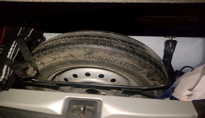 2021 Maruti New Wagon-R LXI CNG 1.0, Petrol, Manual, 1,30,522 km, tyre