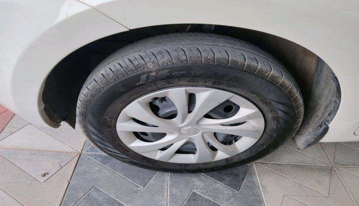 2024 Maruti Swift VXI, Petrol, Manual, 37,476 km, tyre