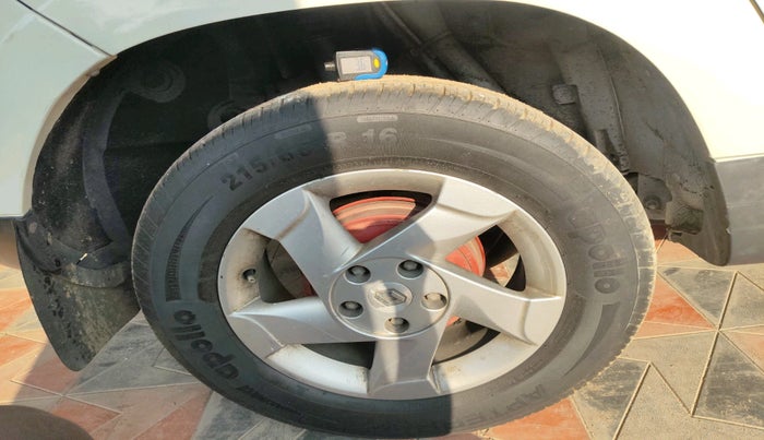 2014 Renault Duster 110 PS RXZ DIESEL, Diesel, Manual, 1,38,476 km, tyre