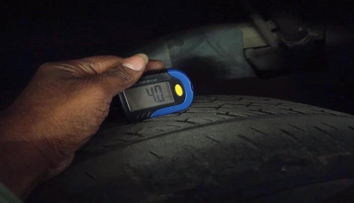 2015 Tata Safari Storme 2.2 EX 4X2, Diesel, Manual, 1,48,563 km, tyre