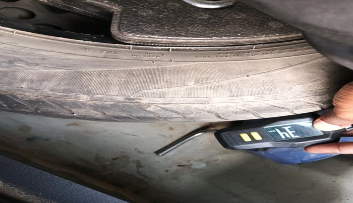 2020 Maruti Vitara Brezza ZXI, Petrol, Manual, 1,43,171 km, tyre