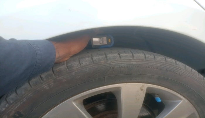 2011 Hyundai Verna FLUIDIC 1.6 VTVT SX OPT AT, Petrol, Automatic, 1,11,426 km, tyre