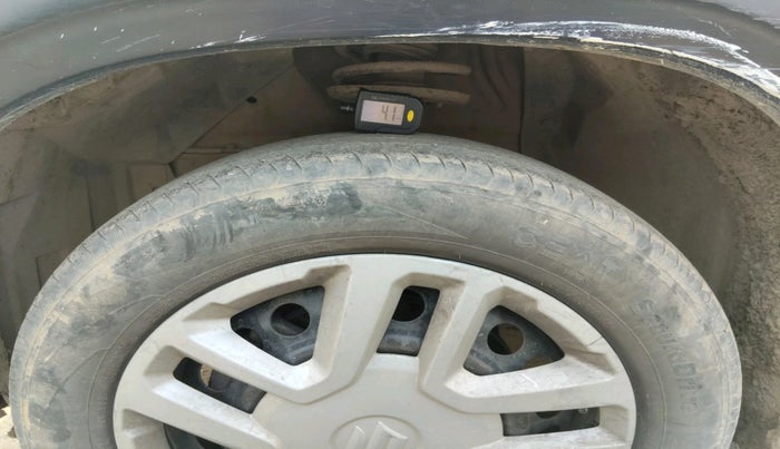 2017 Maruti Vitara Brezza VDI (O), Diesel, Manual, 2,34,251 km, tyre