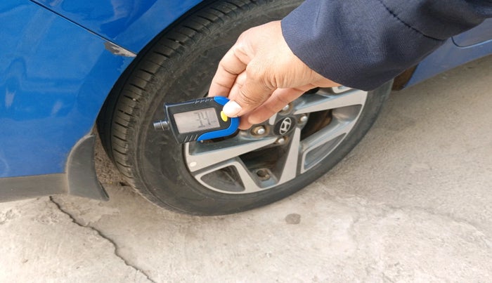 2020 Hyundai AURA SX 1.2 (O) CRDI, Diesel, Manual, 89,918 km, tyre