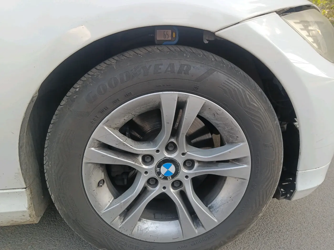 2012 BMW 3 Series 320d, Diesel, Automatic, 1,53,642 km, tyre