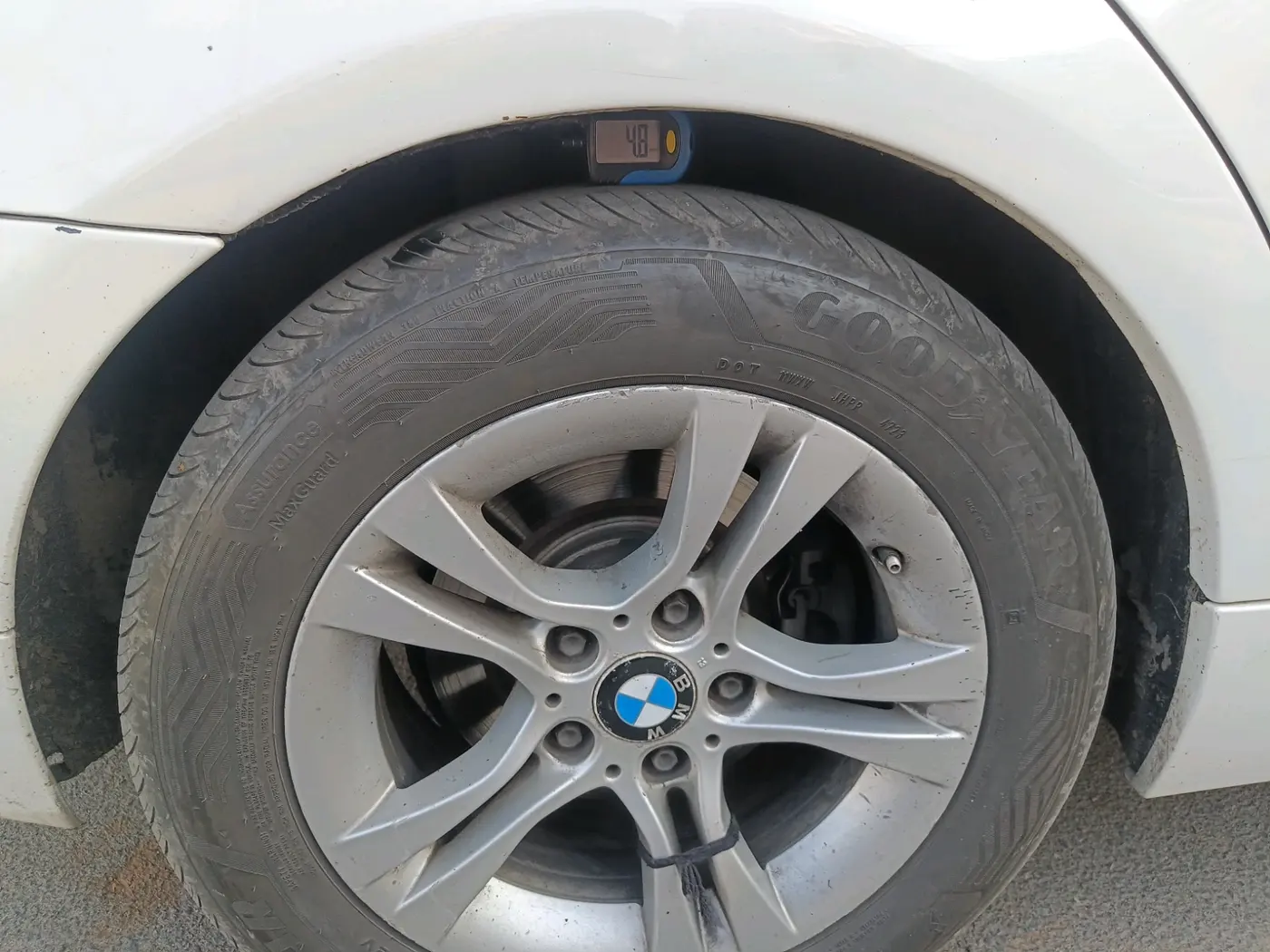 2012 BMW 3 Series 320d, Diesel, Automatic, 1,53,642 km, tyre
