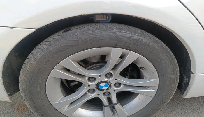 2012 BMW 3 Series 320d, Diesel, Automatic, 1,53,642 km, tyre